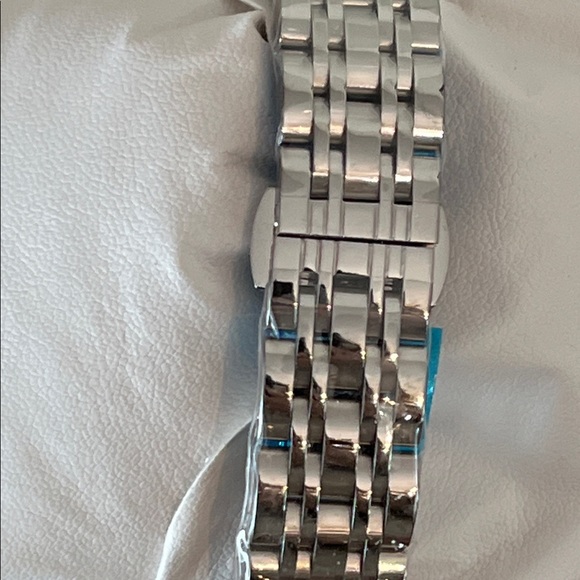 NWT - 69360 - Invicta Women's Wildflower Silver Watch with Pink Dial - Picture 5 of 6